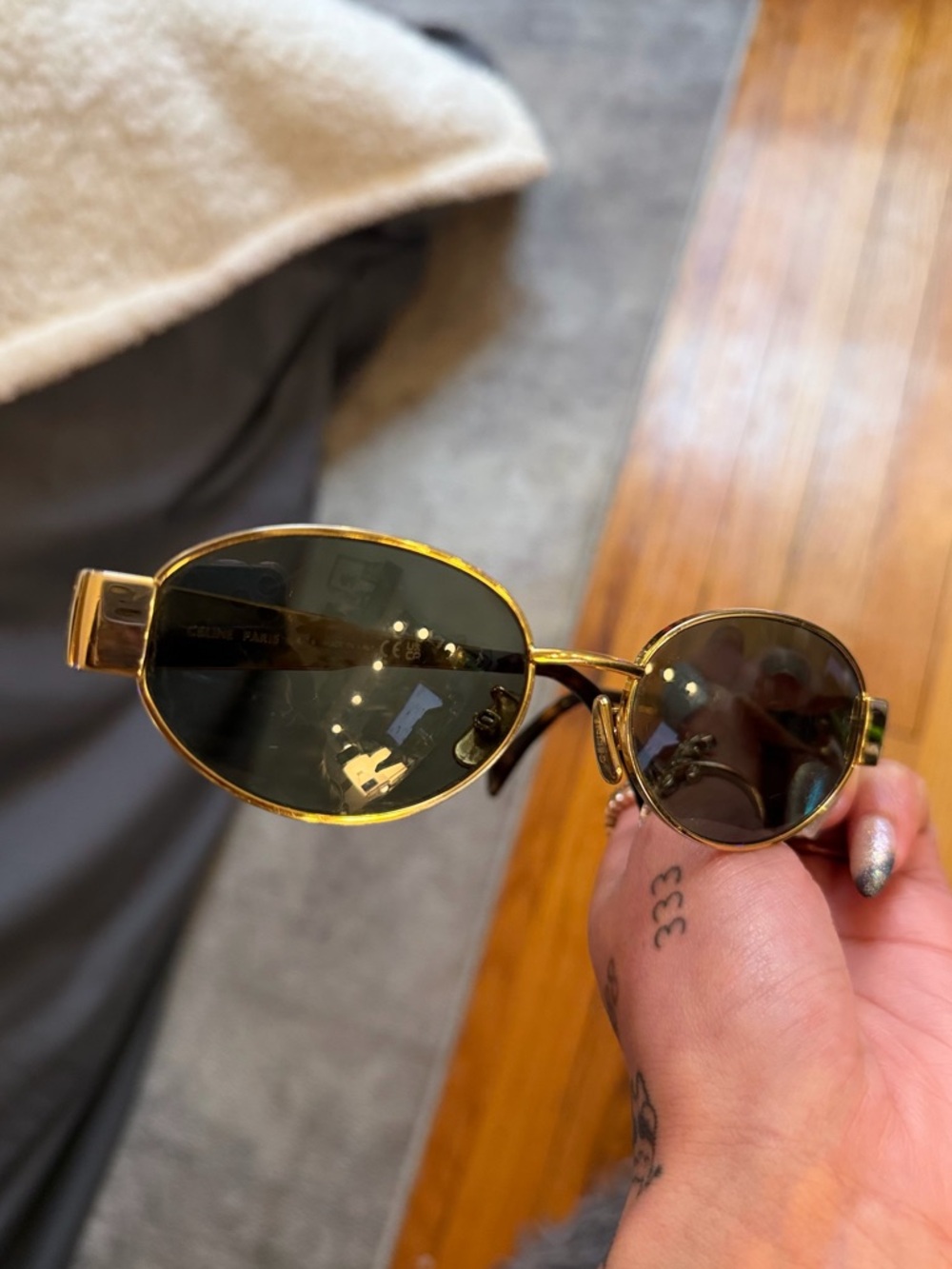 Celine Triomphe Sunglasses — Authenticated, minor scratches - sunglasses only! - Picture 3 of 11